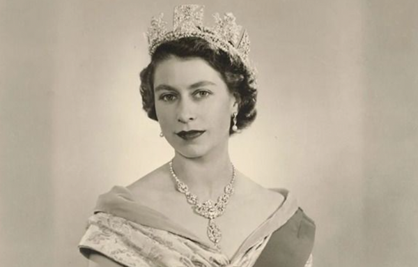 You Are Bound To Fall In love With The Rarely Seen Images Of Young Queen Elizabeth II